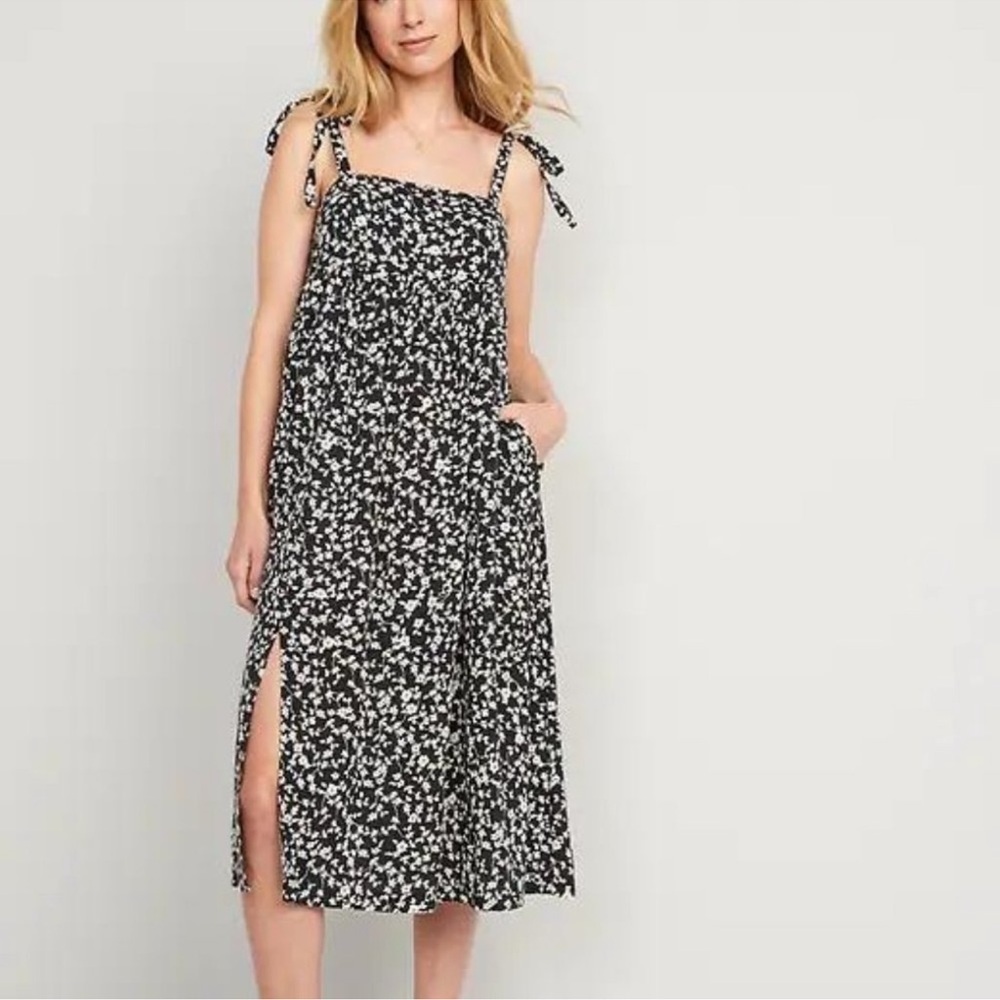 Old Navy Floral Black and White Midi Dress shoulder straps Size Large